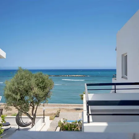 Sea Front Luxury Apartment Larnaca Buitenkant foto