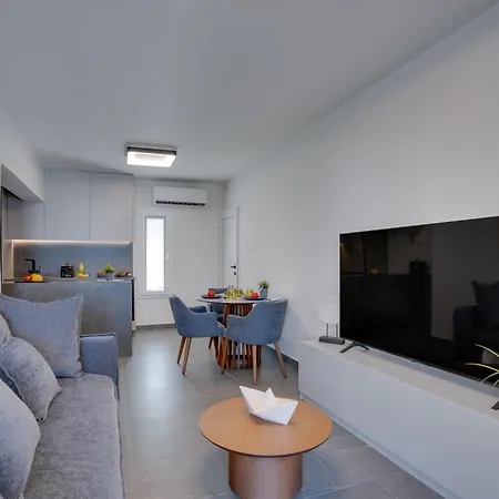 Sea Front Luxury Apartment Larnaca Buitenkant foto